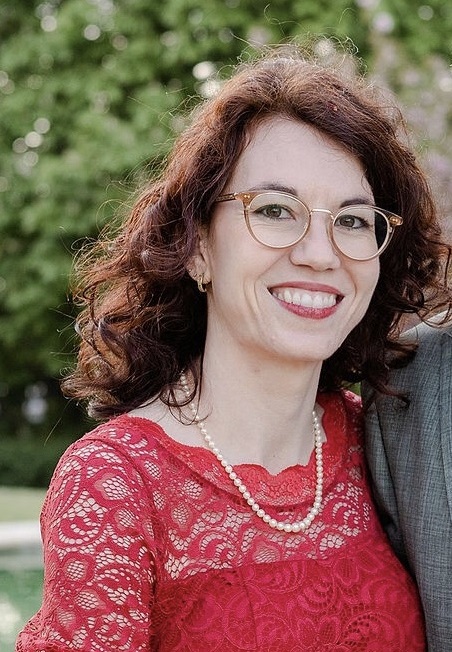 Cécile Abouliatim, accompagnante parentale et Monitrice de portage Le Mans